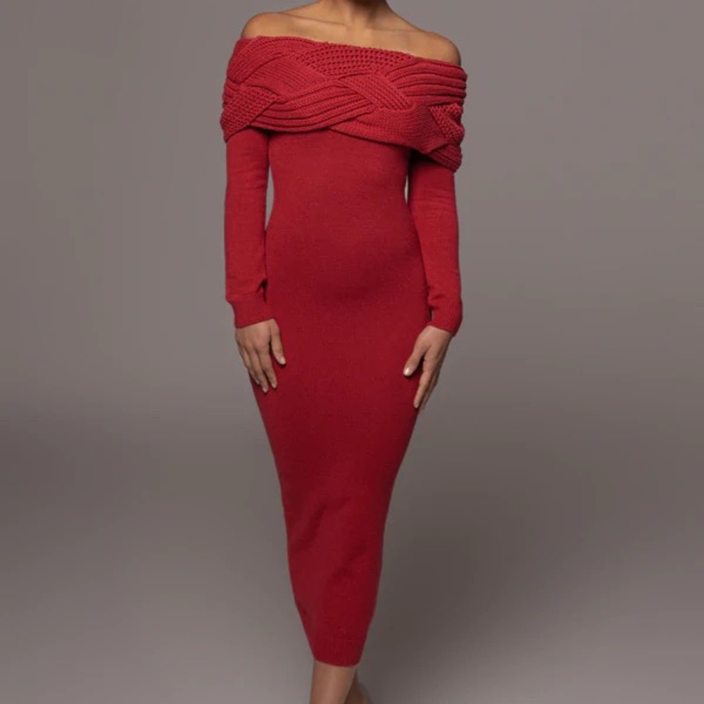 JUXLABEL Red Cecil Knit off shoulder sweater Dress.NWT size medium.Maxi length